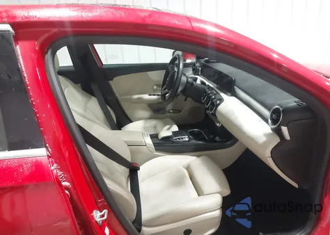 2019 Mercedes-Benz A 220 из США, поврежденный, VIN WDD3G4EB8KW022926